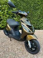 PIAGGIO ZIP VERKOPEN? Wij kopen uw piaggio zip, Fietsen en Brommers, Scooters | Piaggio, Ophalen, Zo goed als nieuw, Benzine, Zip