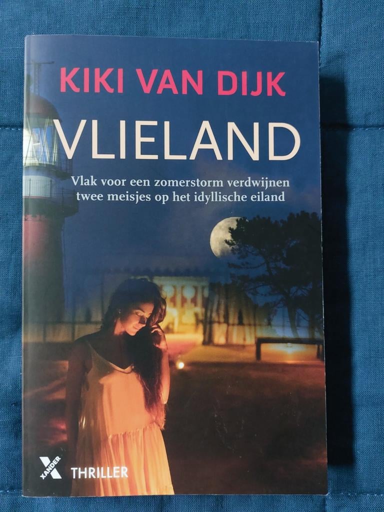 Vlieland - Kiki van Dijk - Thriller, Ophalen of Verzenden, Zo goed als nieuw, Kiki van Dijk, Nederland