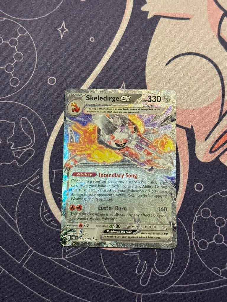 Pokémon kaarten Skeledirge EX #137, Ophalen of Verzenden, Zo goed als nieuw, Losse kaart