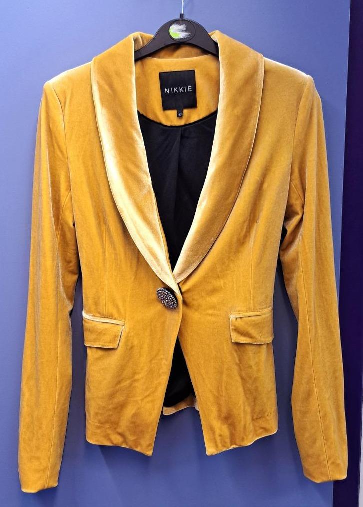 Nikkie blazer mosterdgeel/ goud fluweel maat XXS-164 50076, Kleding | Dames, Jasjes, Kostuums en Pakken, Zo goed als nieuw, Jasje