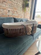 Rotan wiegje met matras en bekleding, Ophalen of Verzenden, Zo goed als nieuw, Wieg