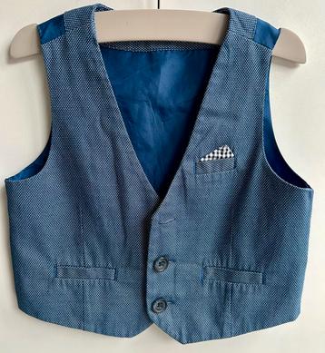 Leuk gilet voor een echt heertje, mt.86, prima staat beschikbaar voor biedingen