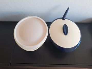 Tupperware set – 2 ovale bakken met deksel (4.3L & 3.5L) beschikbaar voor biedingen
