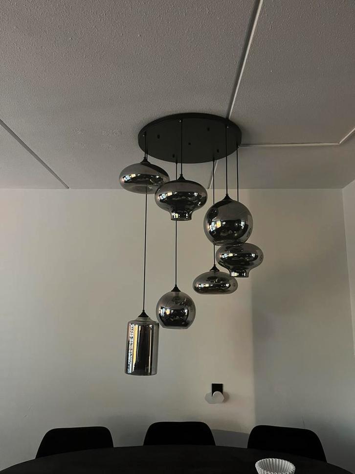 hanglamp in nieuwstraat., Huis en Inrichting, Lampen | Hanglampen, Zo goed als nieuw, 75 cm of meer, Glas, Metaal, Ophalen