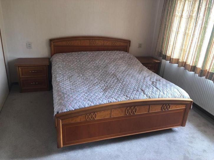 2 persoons bed 160 x 200 cm kersen, Huis en Inrichting, Slaapkamer | Complete slaapkamers, Gebruikt, Tweepersoons, Ophalen