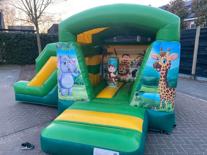 Springkussen te huur met glijbaan / springkussen te huur, Hobby en Vrije tijd, Feestartikelen | Verhuur, Zo goed als nieuw, Overige