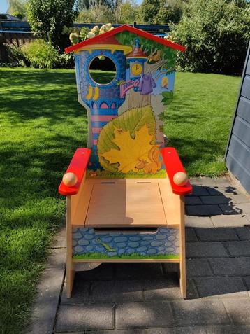 Merk Educo Mooie Houten Kinderstoel met opbergvak beschikbaar voor biedingen
