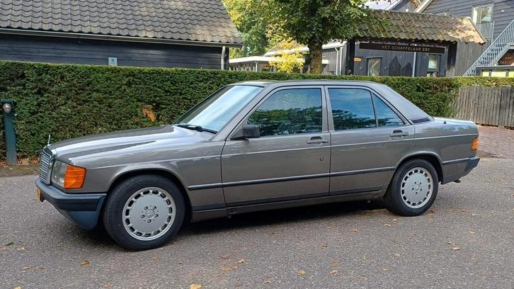 Mercedes-Benz 190e 1985, Auto's, Mercedes-Benz, Particulier, Benzine, Sedan, Geïmporteerd, Zilver of Grijs, Ophalen
