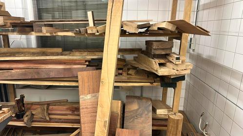 Grote kast met hout, Doe-het-zelf en Verbouw, Hout en Planken, Zo goed als nieuw, Plank, Eiken, Minder dan 200 cm, Ophalen of Verzenden