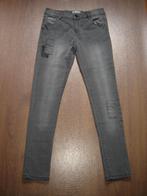 NIEUW!! Licht grijze skinny broek met leuke details maat 158, Broek, Meisje, Nieuw, Ophalen of Verzenden