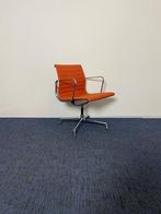 2 x Vergaderstoel Vitra Eames 107, oranje stof, chroom frame