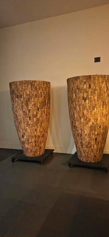 2 Grote Cemani Bloempotten - 130cm Hoog beschikbaar voor biedingen