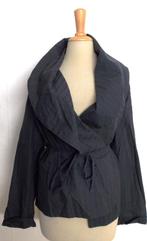 Aparte zwarte wikkelblouse van Oska! L, Kleding | Dames, Verzenden, Zo goed als nieuw, Maat 42/44 (L), Zwart