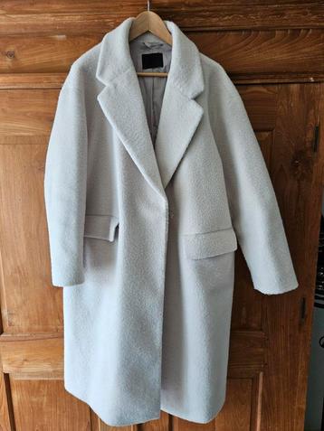 Crèmekleurige mantel/ lange overjas - Maat XL (mt 50/52) beschikbaar voor biedingen