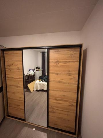 KLEDINGKAST MET TRANSPORT EN MONTAGE - afbeelding 4