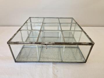 Glazen theedoos lifestyl beschikbaar voor biedingen