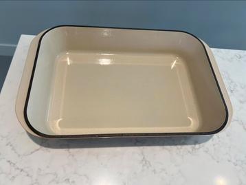 Le Creuset ovenschaal 40 cm hazelnoot in nieuwstaat  beschikbaar voor biedingen