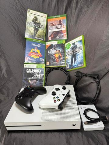 Xbox One S 1TB + 2 Controllers+ 8 Games+Externe Harde Schijf beschikbaar voor biedingen