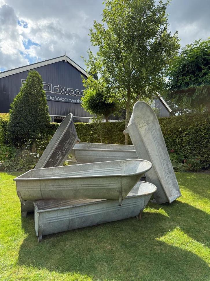 Ijsbad vintage bad zinken badkuip buiten plantenbak vijver, Tuin en Terras, Bloembakken en Plantenbakken, Metaal, Minder dan 30 cm