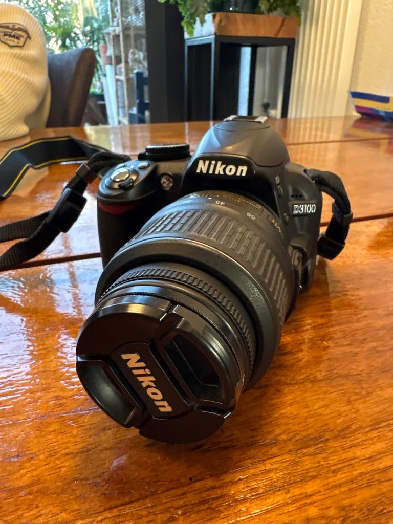 Nikon D3100 met 18-55mm lens - Spiegelreflexcamera, Gebruikt, Spiegelreflex, Ophalen of Verzenden, Nikon