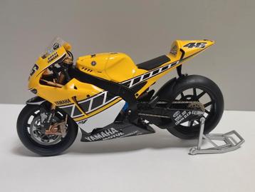 Yamaha YZR-M1 - Valentino Rossi - Laguna Seca 2005 beschikbaar voor biedingen