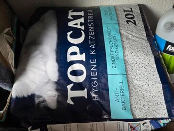 6 zakken Topkat kattenbak grind.  beschikbaar voor biedingen