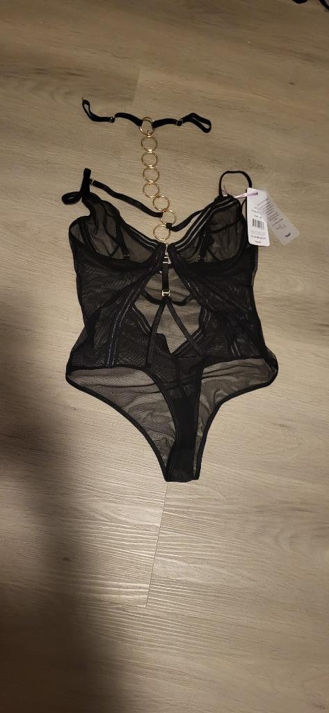 Nieuwe body maat M, Kleding | Dames, Ondergoed en Lingerie, Body of Korset, Zwart, Verzenden