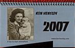 KEN HENSLEY (Uriah Heep) Gesigneerde 2007 Kalender., Verzamelen, Muziek, Artiesten en Beroemdheden, Gesigneerd, Foto of Kaart