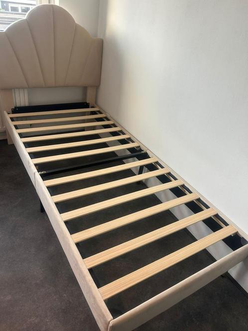 Bed, Huis en Inrichting, Slaapkamer | Bedden, Zo goed als nieuw, Eenpersoons, 200 cm, Ophalen