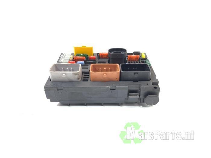 Zekeringkast van een Peugeot 407, Auto-onderdelen, Elektronica en Kabels, Peugeot, Gebruikt, 3 maanden garantie, Ophalen of Verzenden