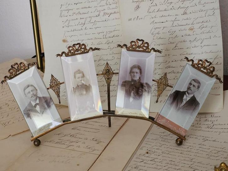 ZELDZAAM antieke 4-voudige fotolijst met strik * facet glas, Antiek en Kunst, Antiek | Woonaccessoires, Ophalen of Verzenden
