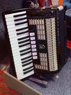 accordeon Hohner Verdi II N, Muziek en Instrumenten, Accordeons, Zo goed als nieuw, 96-bas, Hohner, Met riemen