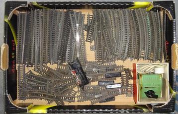 ZOLDERVONDST Fleischmann jaren '50 rails trafo en lokje beschikbaar voor biedingen