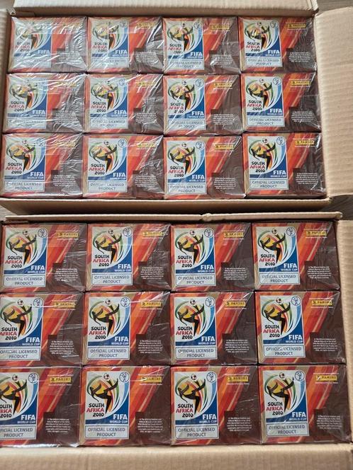 Laatste 2 cases Panini World Cup 2010 South Africa wk 10, Verzamelen, Sportartikelen en Voetbal, Nieuw, Poster, Plaatje of Sticker