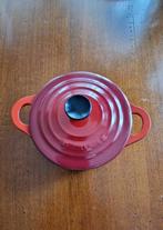 Le Creuset mini gietijzer 10 cm pannetje, Huis en Inrichting, Keuken | Potten en Pannen, Gietijzer, Nieuw, Ophalen of Verzenden
