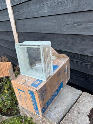 6 glasblokken  beschikbaar voor biedingen