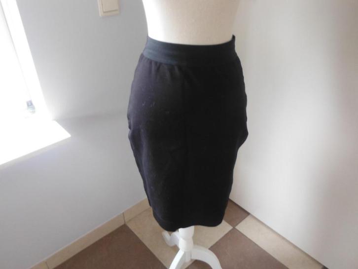 mooie zgan zwarte rok van Vanilia, mt 36, Kleding | Dames, Rokken, Zo goed als nieuw, Maat 36 (S), Zwart, Knielengte, Verzenden