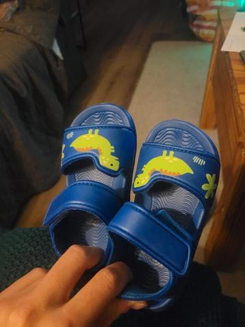 Blauwe Dino Sandalen - Maat 22/23 beschikbaar voor biedingen