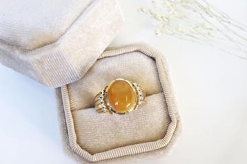 14 Karaat Gouden Ring Met Oranje Opaal beschikbaar voor biedingen