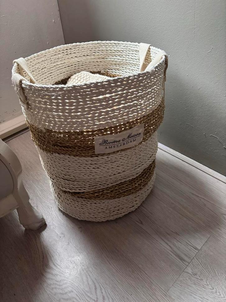 Riviera Maison rieten  mand, Huis en Inrichting, Woonaccessoires | Schalen en Manden, Rond, Ophalen of Verzenden