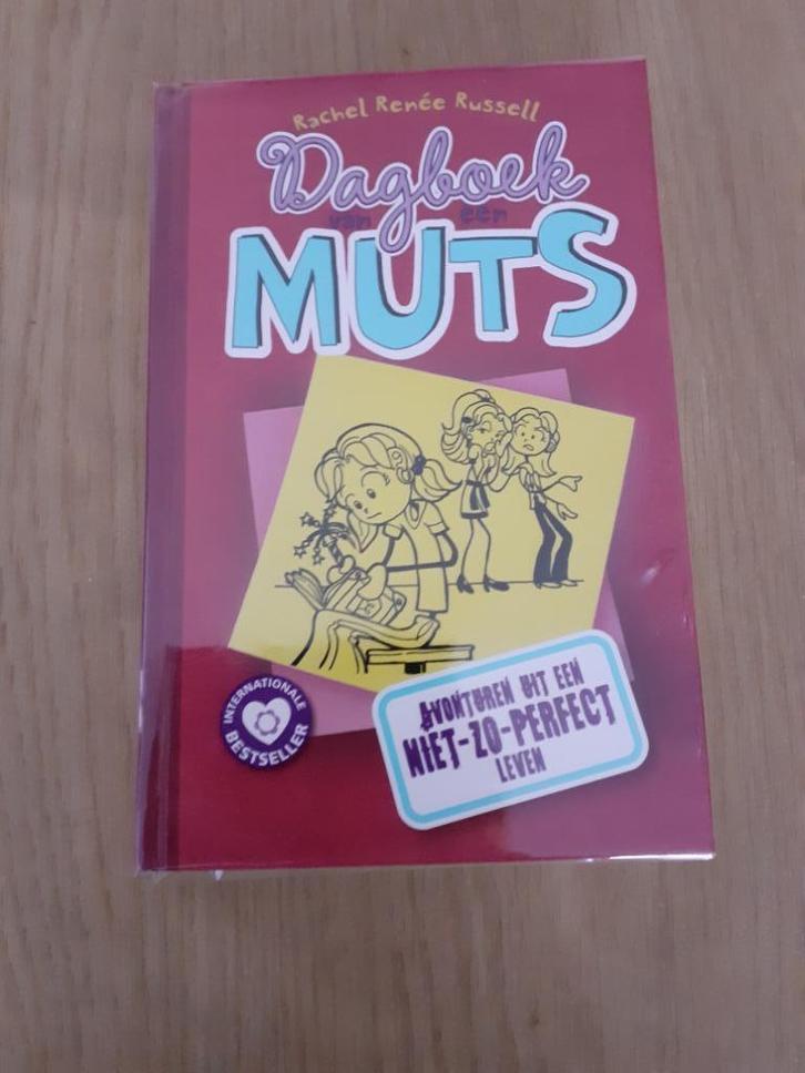 dagboek van een muts-avonturen van een niet zo perfect leven, Boeken, Kinderboeken | Jeugd | 10 tot 12 jaar, Zo goed als nieuw