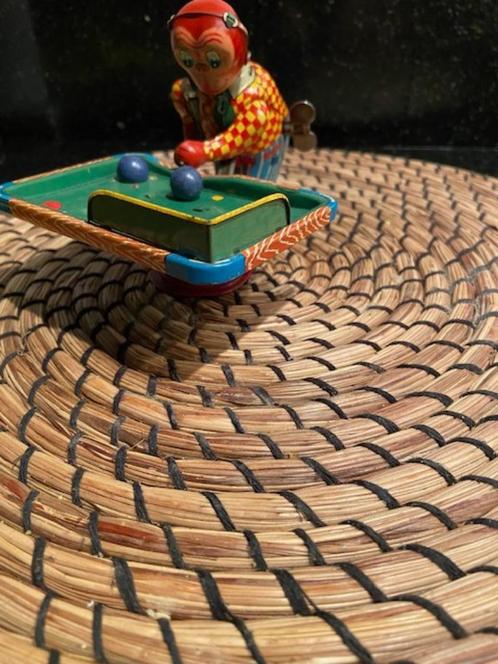 TPS Lucky monkey playing billiard pool windup 1950s, Verzamelen, Speelgoed, Zo goed als nieuw, Ophalen of Verzenden