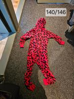 Te koop rode panterprint onesie maat 140/146, Kinderen en Baby's, Kinderkleding | Maat 140, Ophalen of Verzenden, Meisje