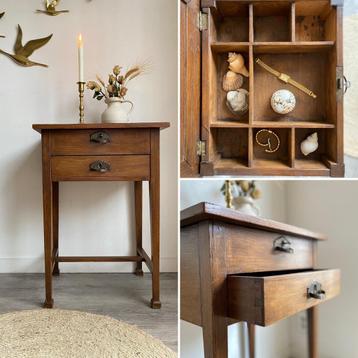 Antiek/vintage jaren ‘20 kastje/tafeltje/met lade en klep beschikbaar voor biedingen