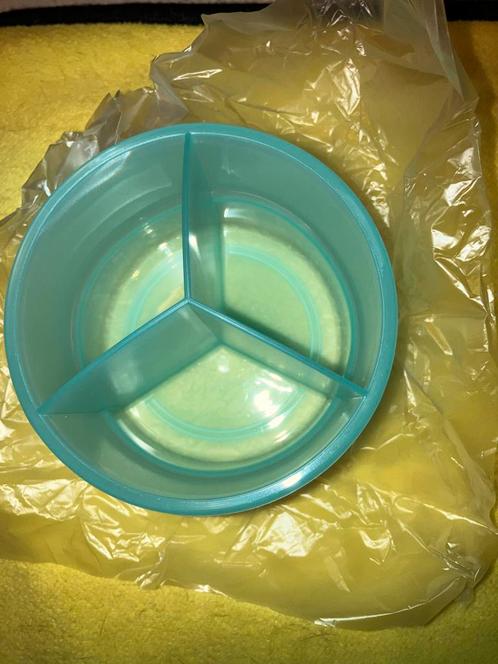 Tupperware 3 Vaksdoosje, Huis en Inrichting, Keuken | Tupperware, Nieuw, Bak of Kom, Blauw, Ophalen