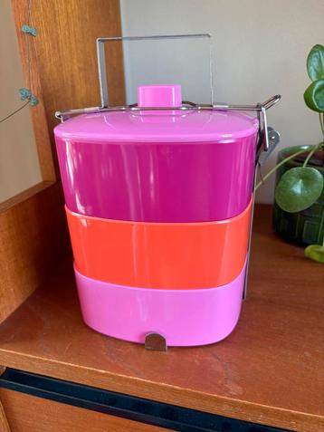 Hema lunchbox in vrolijke kleuren! Ook leuk voor picknicken beschikbaar voor biedingen