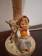 Hummel lamp, meisje met geitje., Verzamelen, Beelden en Beeldjes, Ophalen of Verzenden, Zo goed als nieuw, Hummel