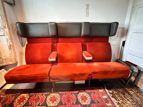 Unieke Treinbank te koop, Huis en Inrichting, Banken | Sofa's en Chaises Longues, Gebruikt, Driepersoons, 150 tot 200 cm, 75 tot 100 cm