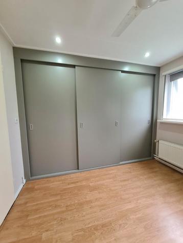 Kledingkast inbouwkast inloopkast op maat beschikbaar voor biedingen