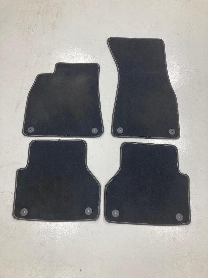AUDI A6 C8 4K velours matten / automatten set - 4K1863011 !, Auto diversen, Automatten, Gebruikt, Ophalen of Verzenden